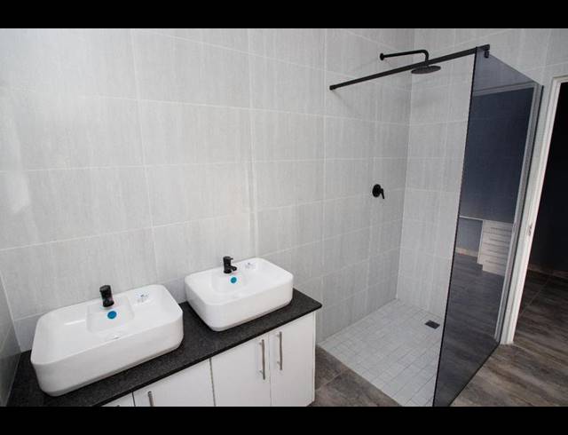 3 BEDROOM TOWNHOUSE FOR SALE IN ISLAND VIEW